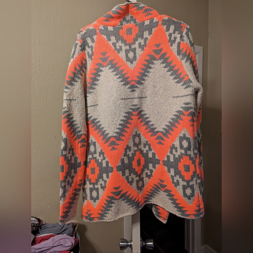 Gorgeous sweater - Picture 6 of 7